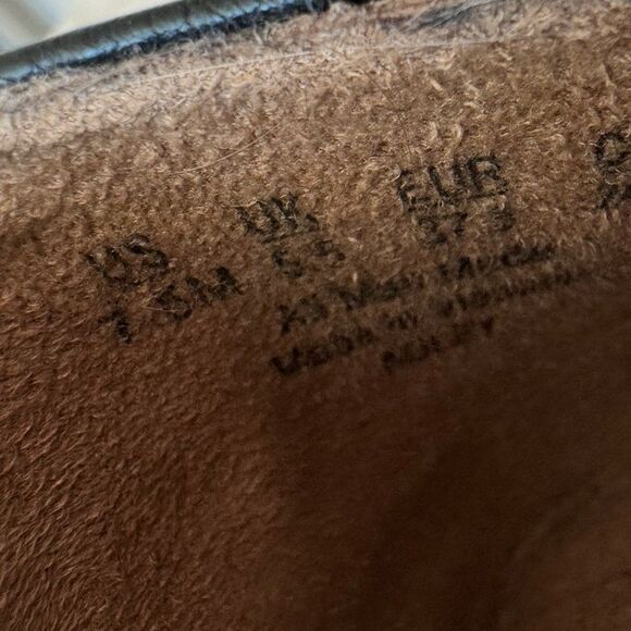 Black booties size 7.5 - Picture 7 of 7